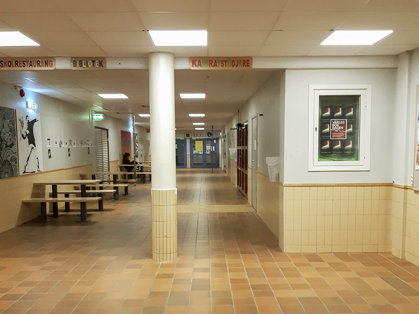 Gemensamhetsyta på Streteredsskolan i Kållered innan den nya utformningen